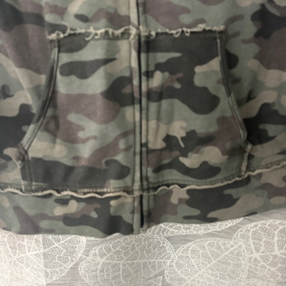Sanctuary camouflage Zip Hoodie - Picture 3 of 4